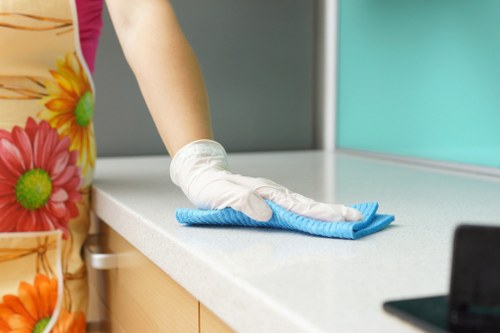 Deep cleaning in SE5 targeting kitchens and bathrooms